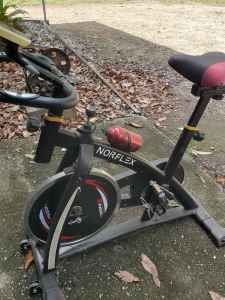 SPIN BIKE NEVER USED