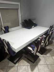 Kitchen dining table + 8 seats