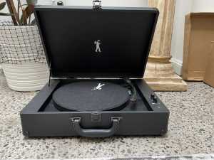 Record player / Bluetooth Speaker - excellent quality!
