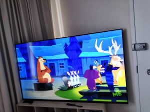 TV 65 inch, Phillips, Android Smart TV, 1 year old, great condition