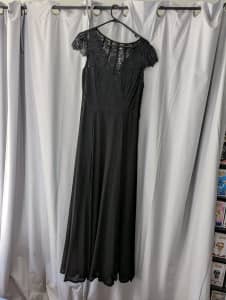 REVIEW Black floor length gown SIZE 12