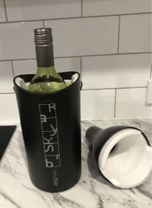 Sky bar Portable wine bottle cooler never used 