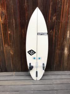 Surfboard pyzel supergrom