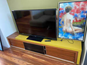 Tv stand and Tv