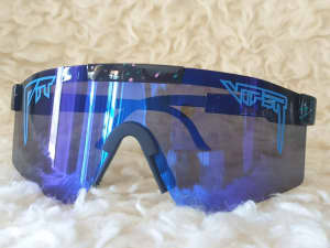 Pit Viper C5 Polarised sunglasses, BNIB, black, blue lenses