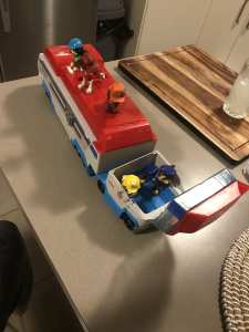 Fold out hard plastic paw control truck with figurines
