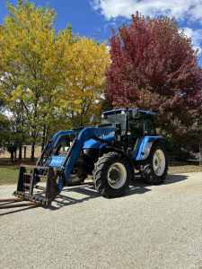 2002 New Holland TL90 tractor