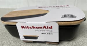 Baking Dish with lid, small - brand new