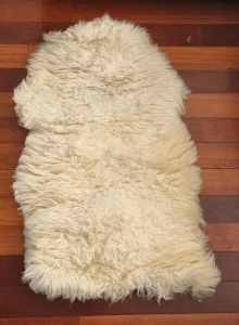 Sheepskin Rug (Approx 90cm Long) 