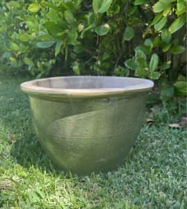 Retro olive glazed ceramic garden pot planter 29cm diam x 20 cm h
