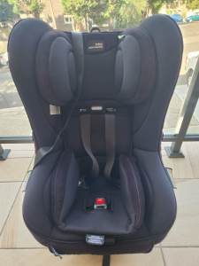 Britax Safe n Sound car seat (Slimm-line)