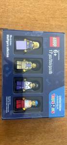 Toys R Us limited edition minifig pack