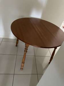 Round table, good condition