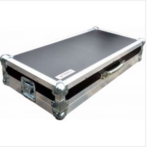 Swan Flight Pedal board and case