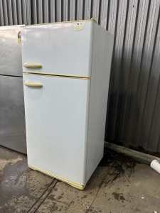 520 L Kelvinator N520F - R Frost Free Fridge Freezer FREE DELIVERY
