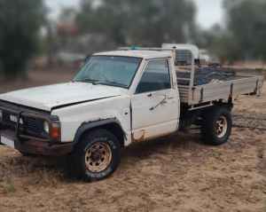 1994 NISSAN PATROL (4x4) 5 SP MANUAL 4x4 P/UP, 3 seats All Others