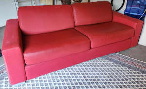 3 Red Seaters sofa-bed