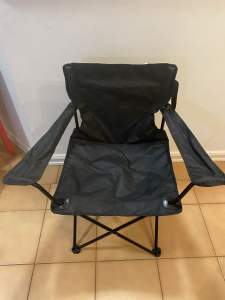 Folding camp chairs x4