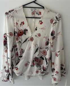 Wanted: Gorgeous floral print top with flare sleeves as new