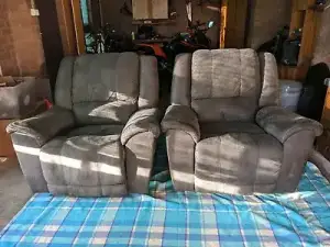 RECLINER SOFA CHAIR COUCH (super comfortable)