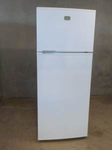 Item 2261 Kelvinator 390L Fridge/Freezer (Inc Delivery & Warranty)