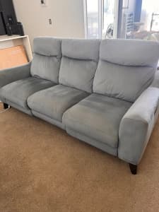 Electric recliner sofa 3 seater w/USB ports