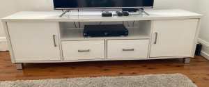 White TV cabinet (two cupboards and two drawers)