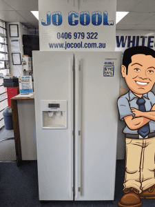 Westinghouse 597L Double Door Fridge Freezer White
