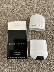 Marc Jacobs Glow stick Makeup