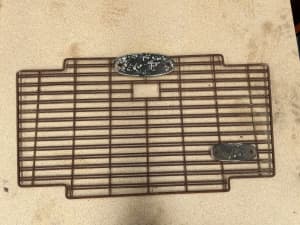 Land Rover series 2a mesh grille and badges