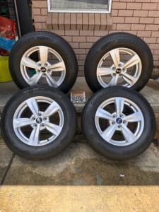 Kia Sorrento 2021 wheels and Bridgestone tyres