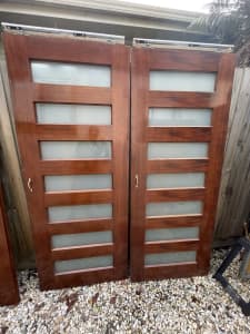 Solid core wooden doors - lot of 4 1 folding door