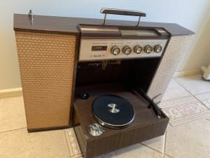 Crown Auto Stopper SPH-140 Record Player and Broadcast Receiver Radio