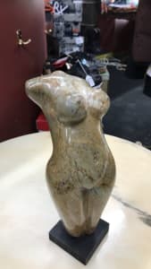 Female Sculpture in Stone - African origin - 9 out 10 condition