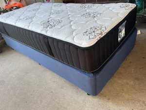 Single size mattress and ensemble base