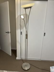 Floor lamp in excellent condition