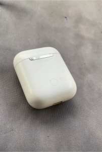 Apple AirPods gen 2 - case only