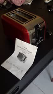two Slice extra Wide Toaster in retro red 