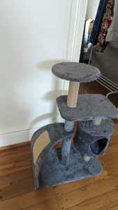 Cat Tree / Scratching post / Toy