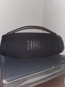 Jbl boombox 3 good condition 