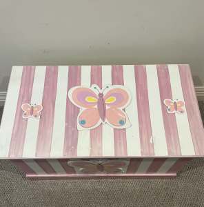 Toybox pink & white stripes with butterflies