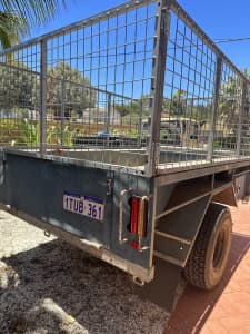 Box Trailer with cage sides
