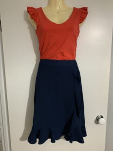 Ladies size 10 navy skirt