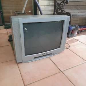 Vintage Stereo Colour 21 inch CRT TV with av and RF inputs