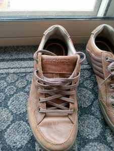 Sketchers Genuine Leather Shoes Size 8 $20
Size 8 $20