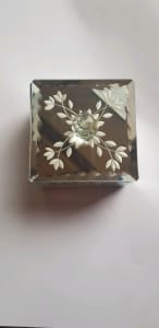 Engraved Mirror Flowers
Jewellery or Storage Box