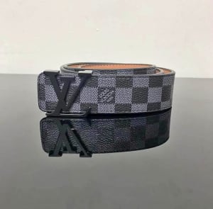 Louis Vuitton LV Initiales 40mm Reversible Belt Anthracite Leather. Size 90 cm