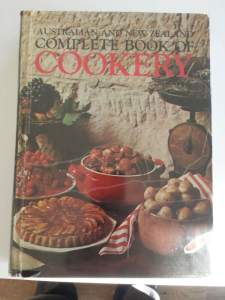 Australian and New Zealand complete book of cookery 500 pgs 1974