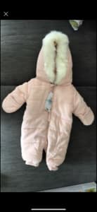 Newborn winter suit size 0000