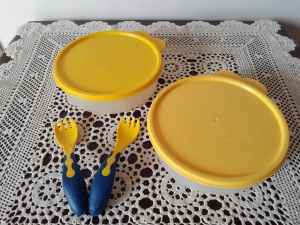 Tupperware Bowl and fork set of 2 yellow lids EXC COND $8